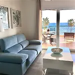 Mi Capricho C16 Beachfront Appartement *